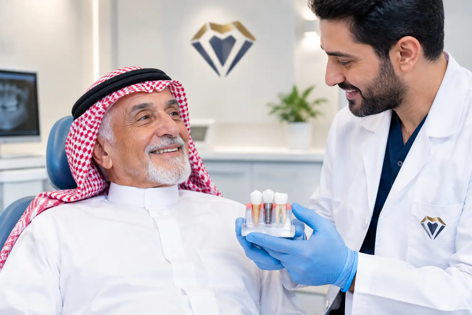 هل ينفع الزرع لكبار السن؟ شروط نجاح زراعة الأسنان